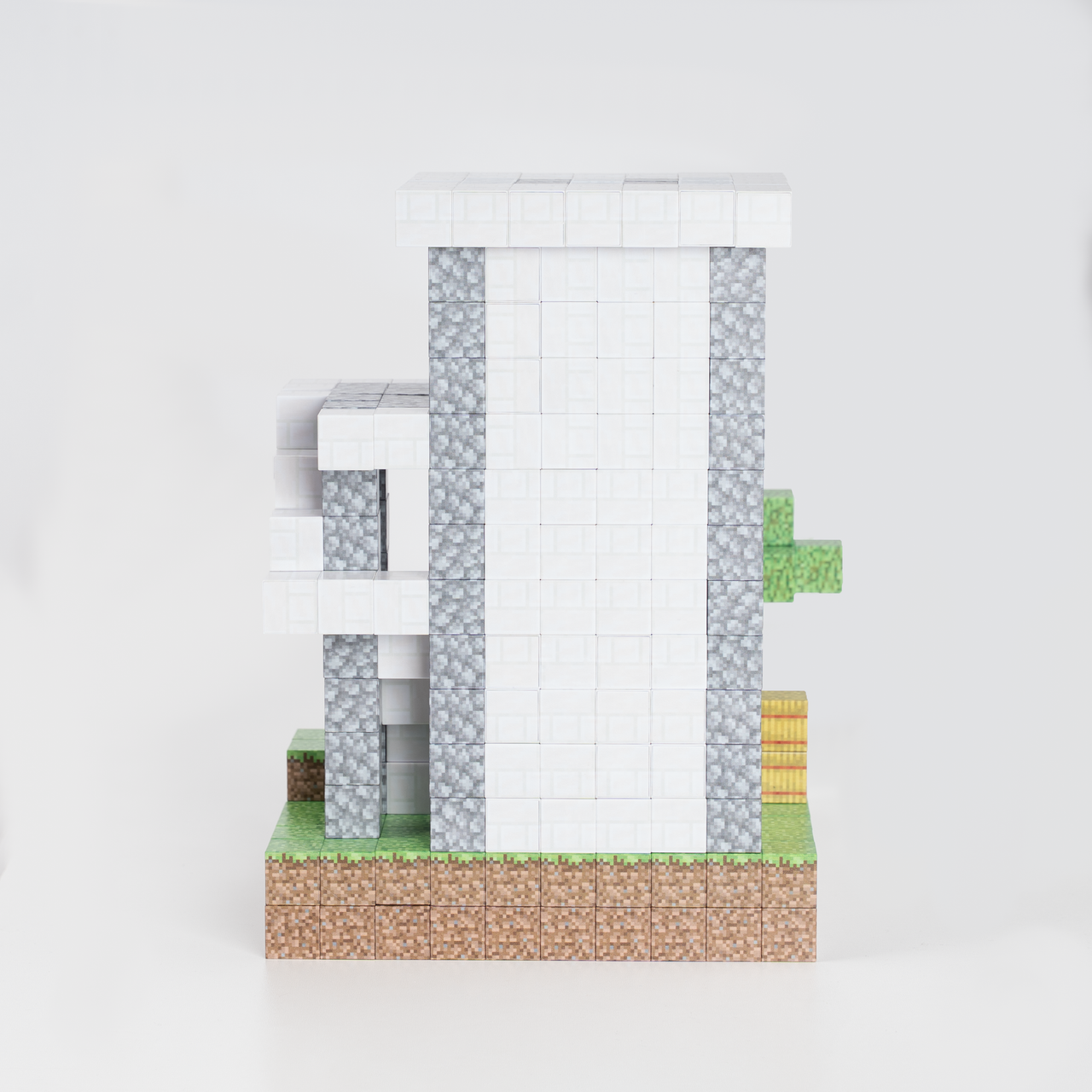 Magnetic Building Blocks - Wooden house (80pcs) +3 Random Figures