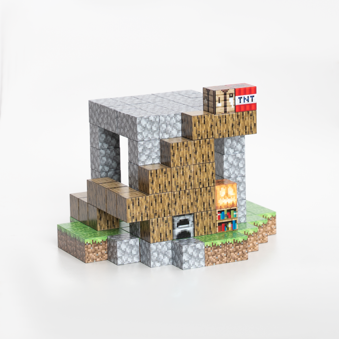 Magnetic Building Blocks - Wooden house (80pcs) +3 Random Figures