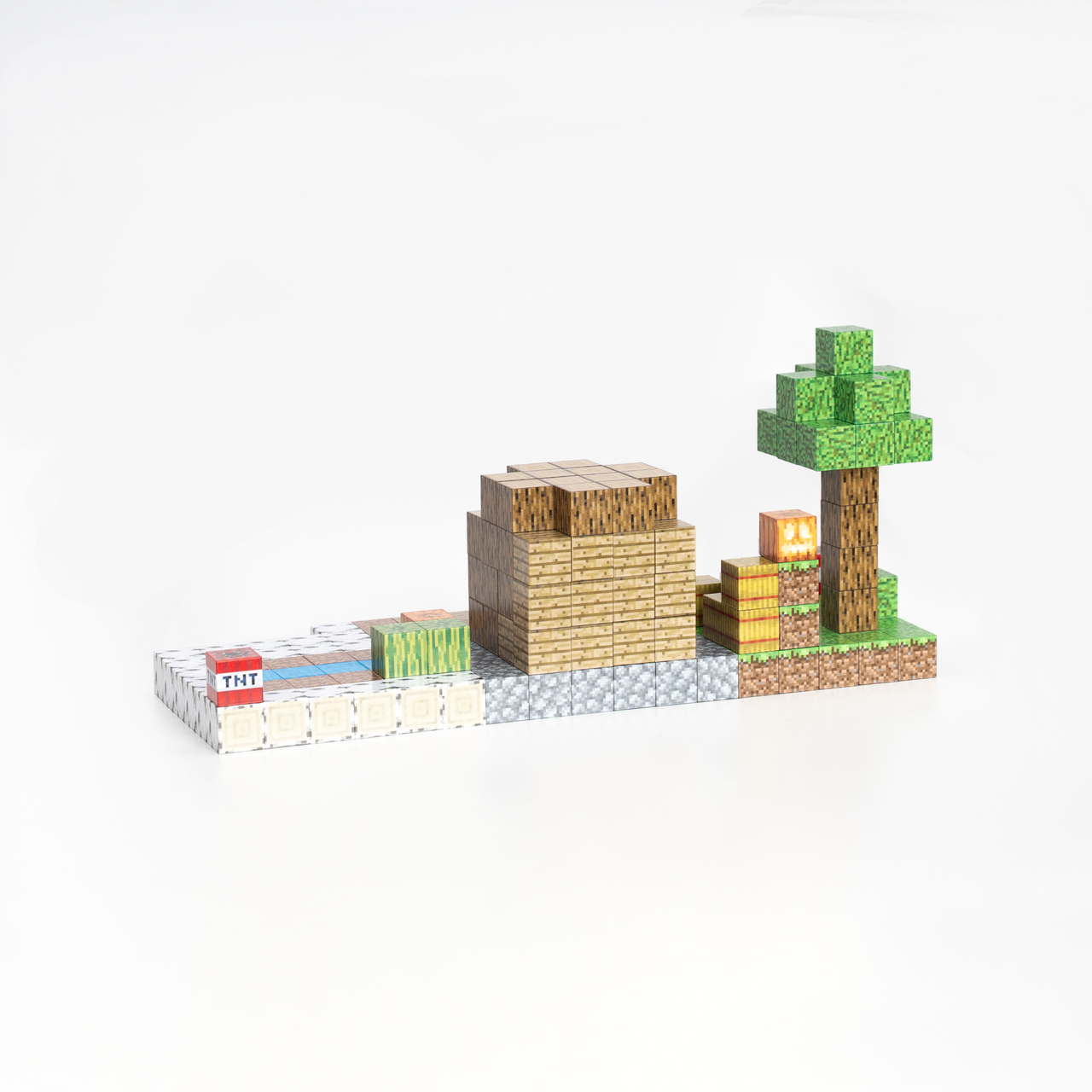Magnetic Building Blocks - Wooden house (80pcs) +3 Random Figures