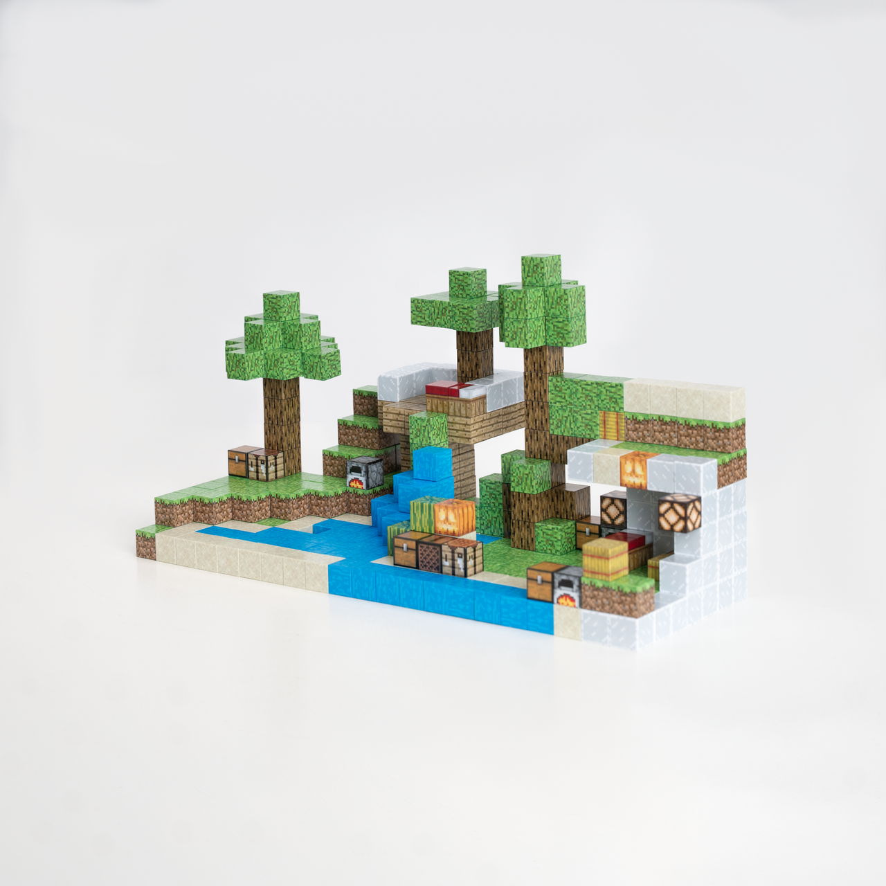 Magnetic Building Blocks - Wooden house (80pcs) +3 Random Figures
