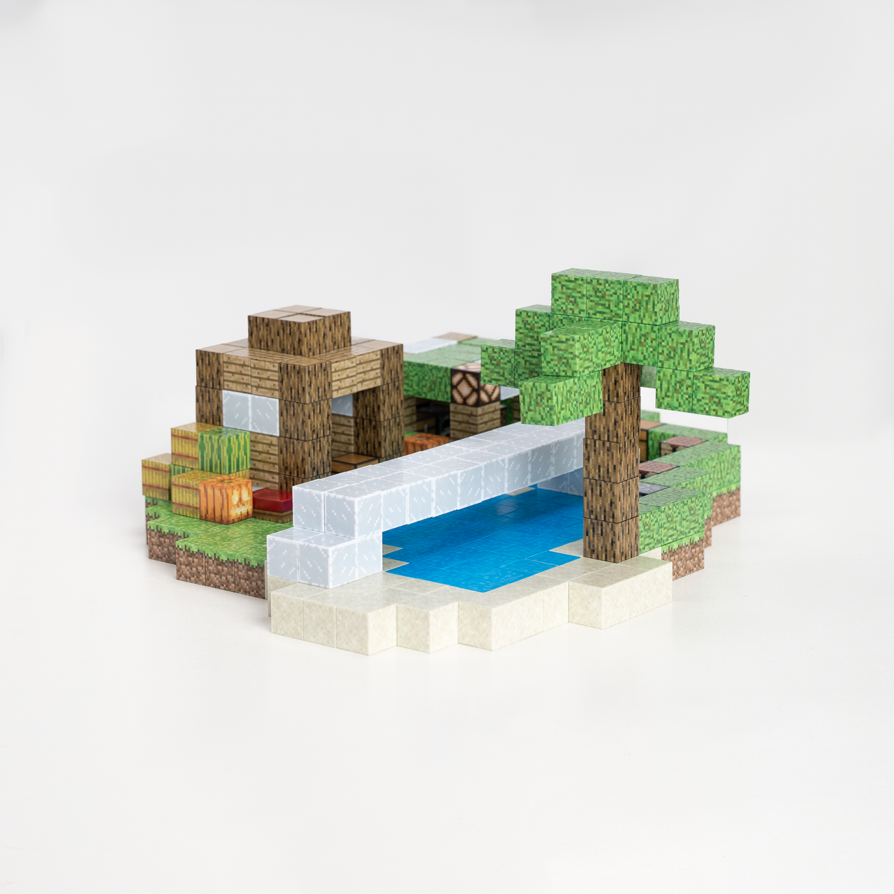 Magnetic Building Blocks - Wooden house (80pcs) +3 Random Figures