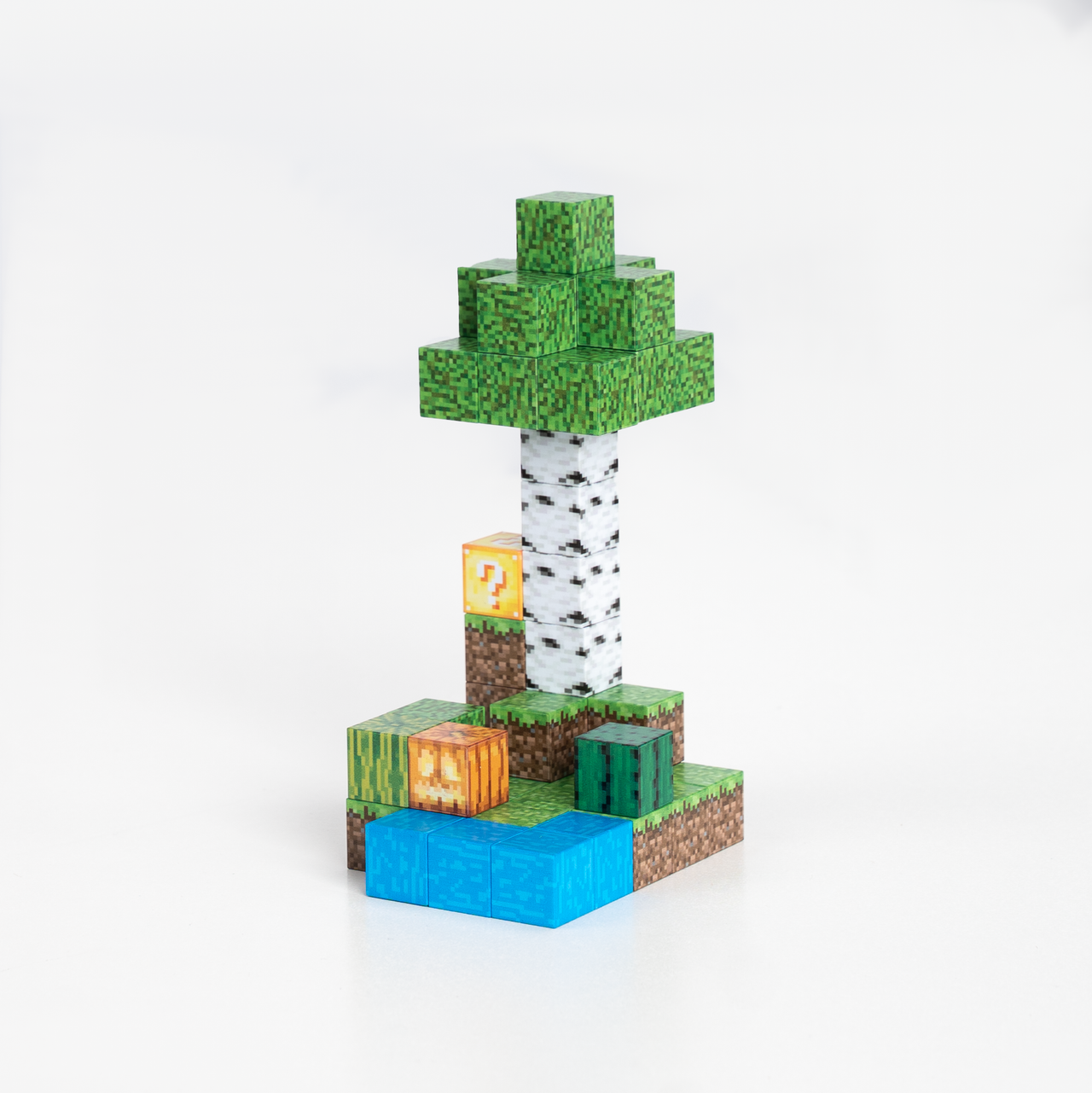 Magnetic Building Blocks - Wooden house (80pcs) +3 Random Figures