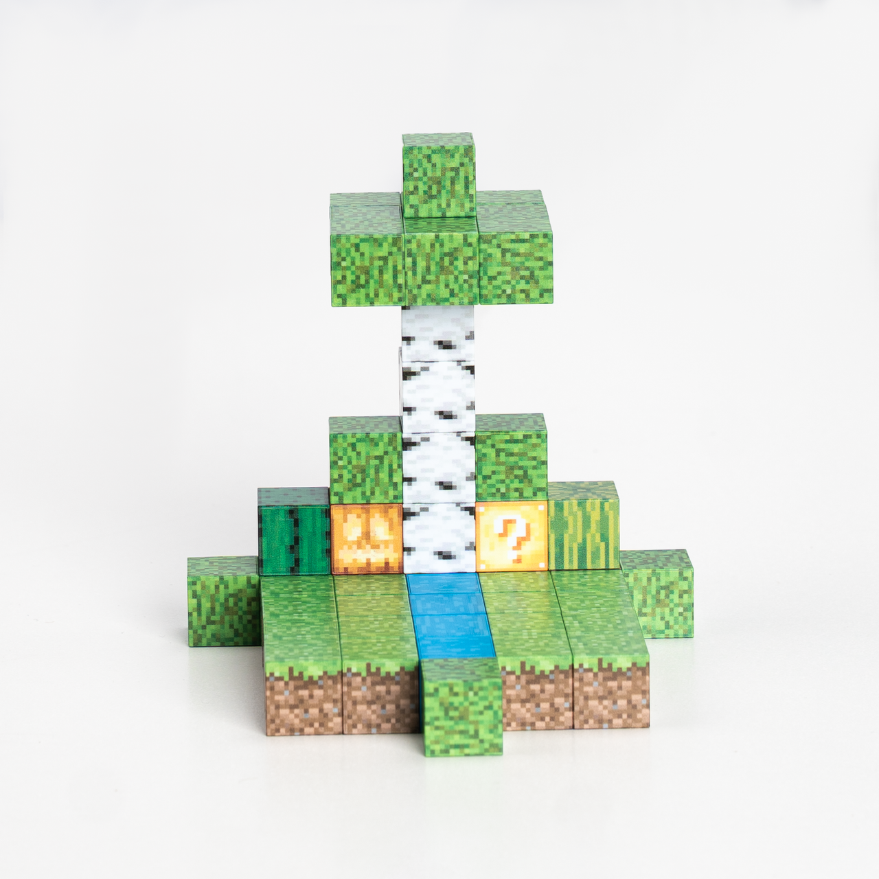Magnetic Building Blocks - Wooden house (80pcs) +3 Random Figures